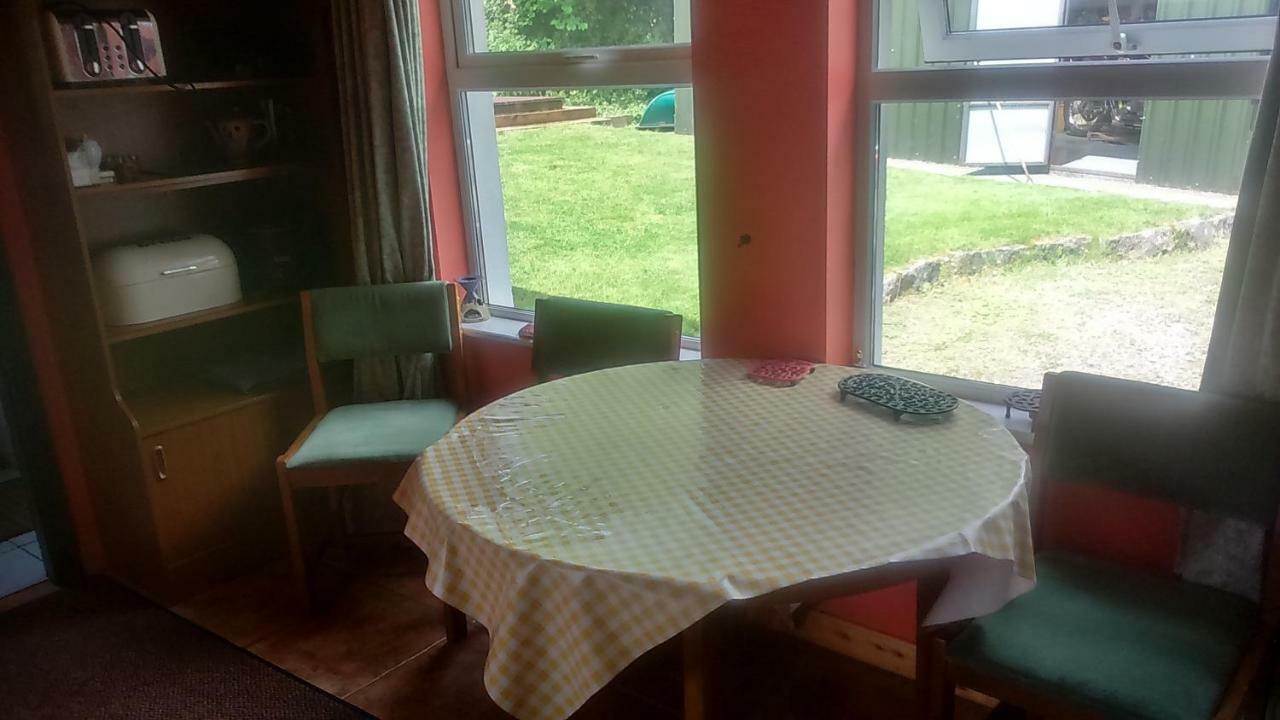Cosy Lakeside Cottage John'S Hollow Headford Eksteriør billede